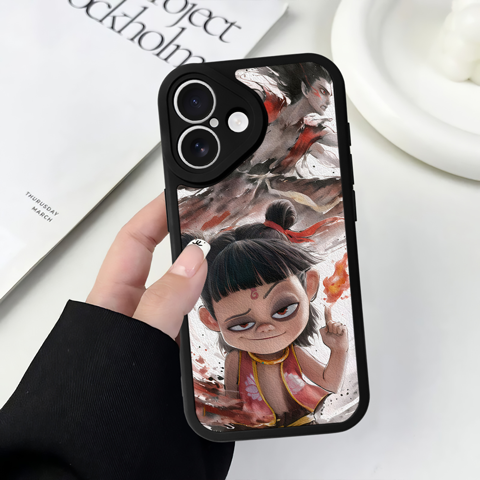 （画像用） Ne Zha 2 ナタ 魔童の大暴れ 【iPhone 16シリーズ対応】シリコンスマホケース（レザー調） 材質：シリコン